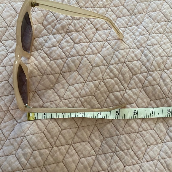 *SOLD❤️ Banana Republic peach sunglasses*read desc - Picture 9 of 12